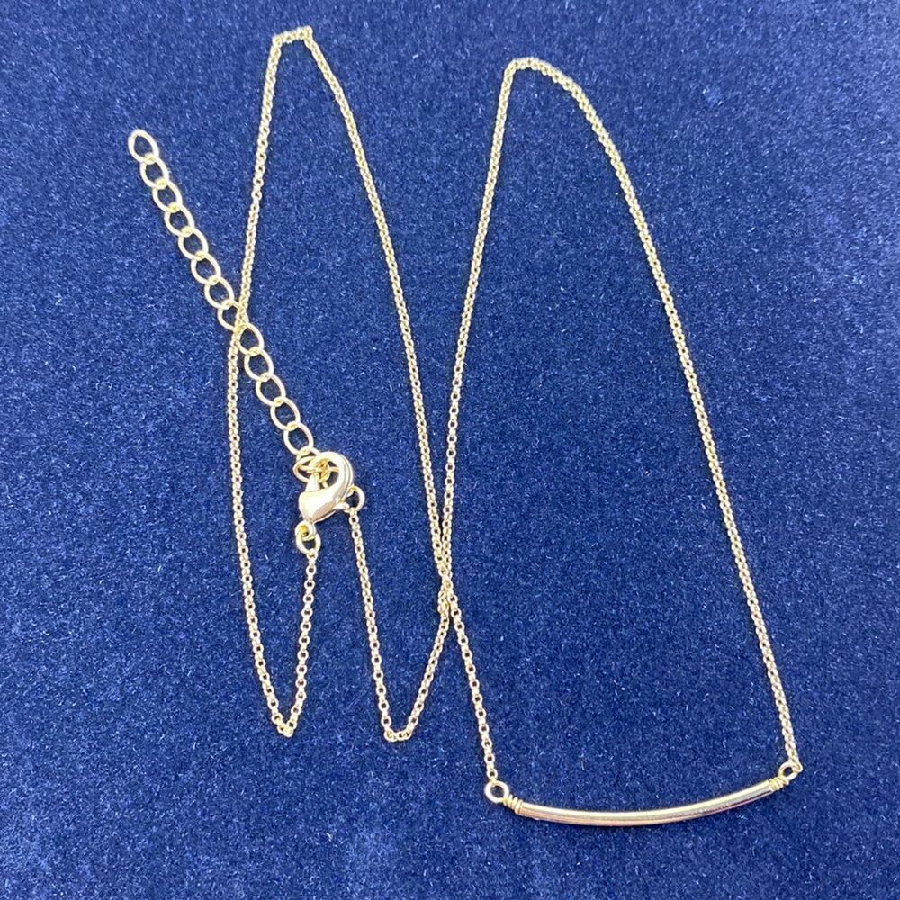 💛 14k Yellow Gold Plated Bar Necklace - Picture 3 of 5